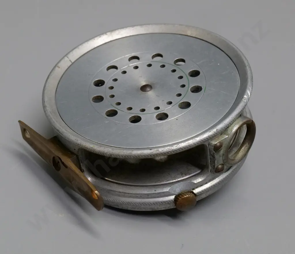 metal fishing reel - 1950s F. Steans & Co. Christchurch - Diameter 100 Image 1++
