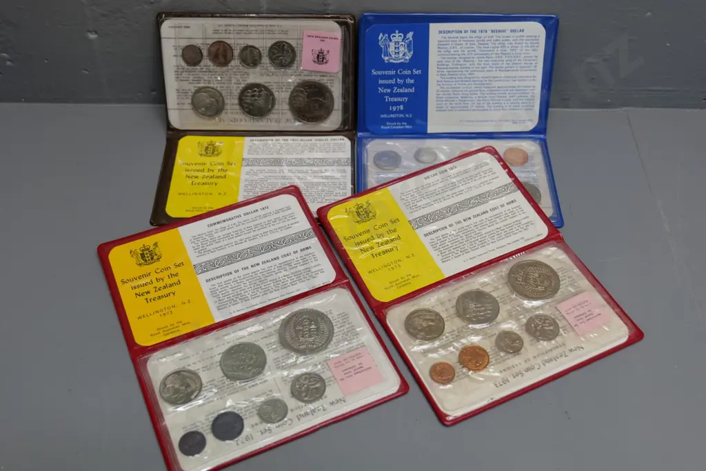 4 New Zealand collector's coin sets - 1972, 1973, 1977, 1978 Image 1++