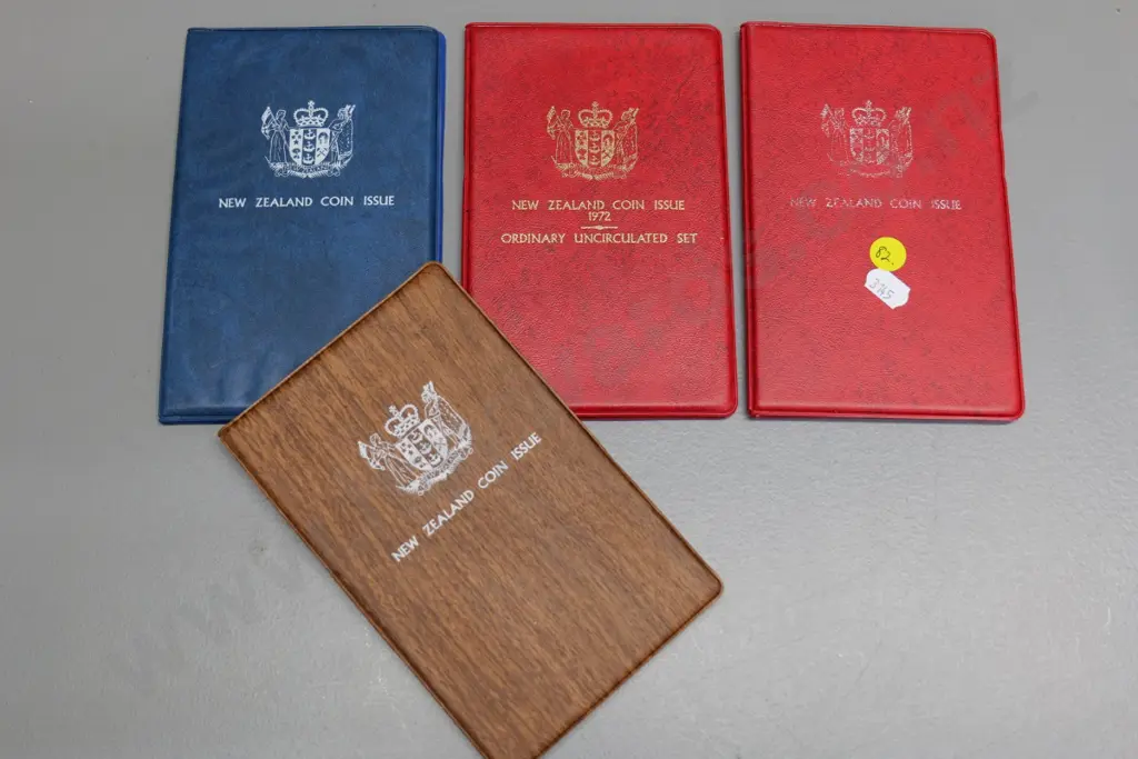 4 New Zealand collector's coin sets - 1972, 1973, 1977, 1978 Image 1++