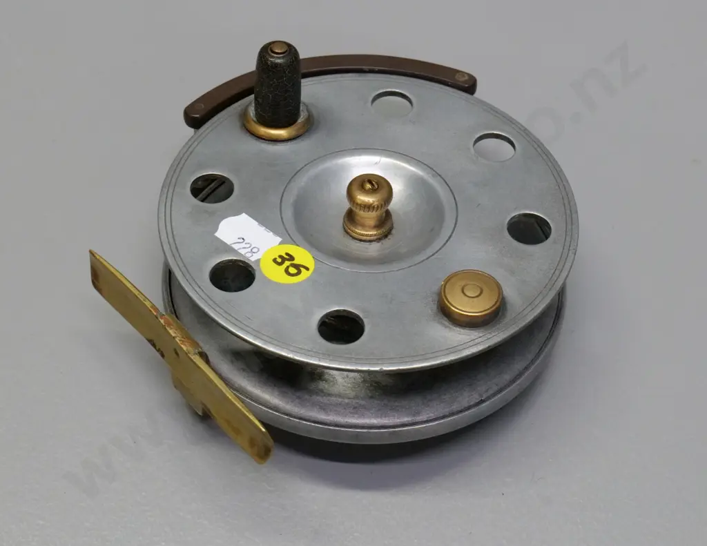 Wilkes vintage spinning reel circa 1930s. Diameter 120 Image 1++