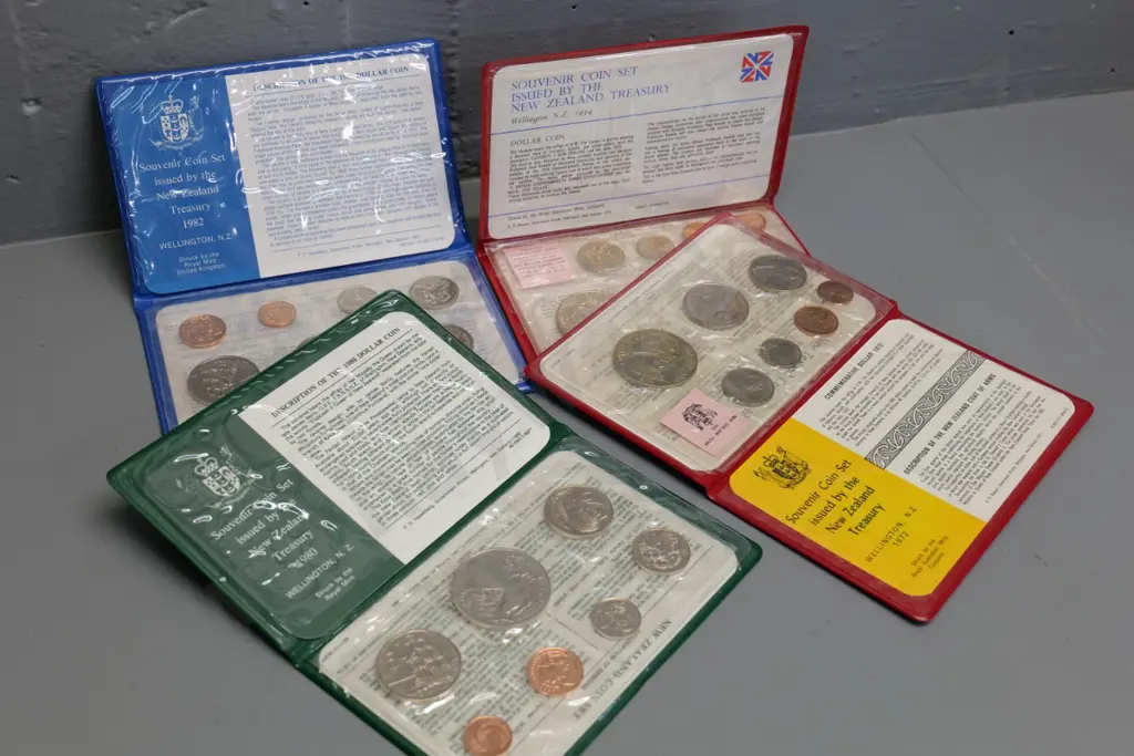 4 New Zealand collector's coin sets - 1972, 1974, 1980, 1982 Image 1++