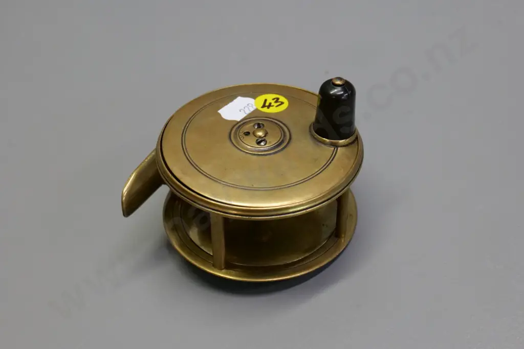 Farlow London fishing reel with bakelite knob - diameter 80 Image 1++