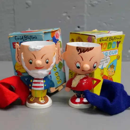 2 vintage wooden Noddy and Big Ears egg cups with hats/cosies and original boxes - H90