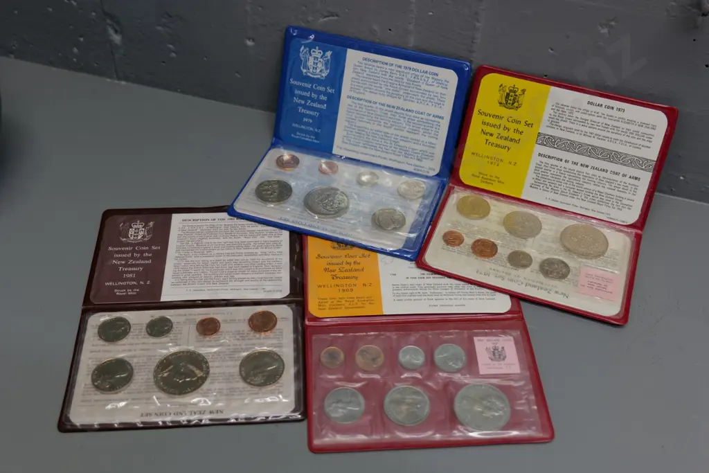 4 New Zealand collector's coin sets - 1969, 1973, 1979, 1981 Image 1++