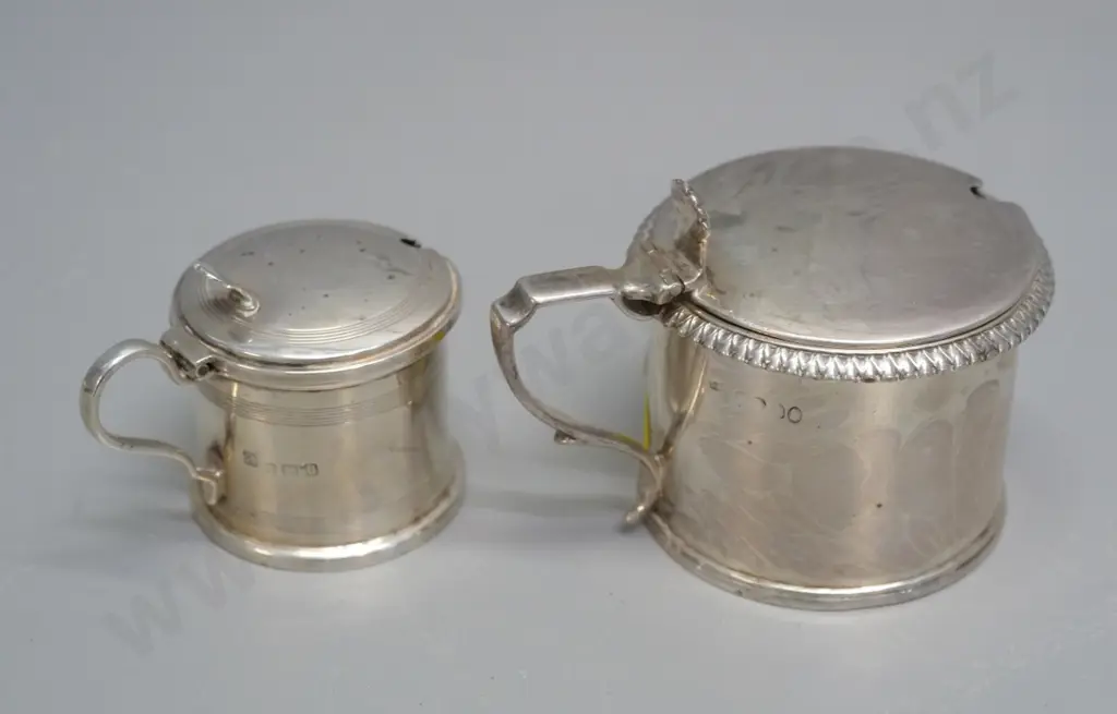 2 sterling silver condiments with hinged lids - salt or mustard pot with blue glass liner & a sugar bowl H70 D100 Image 1++