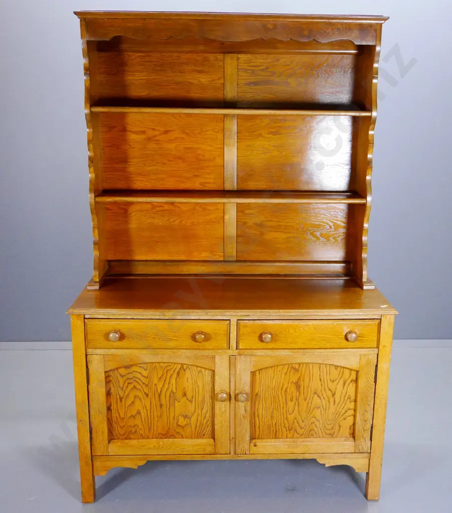 reproduction oak 2-door 2-drawer hutch dresser w/2 shelves on top - split on end, marks to polish H1780 W1150 D470 Image 1++