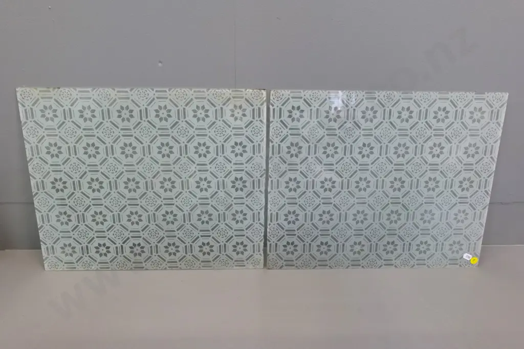 2 pieces of patterned glass ex cupboard or cabinet doors - each 340 x 410 Image 1++