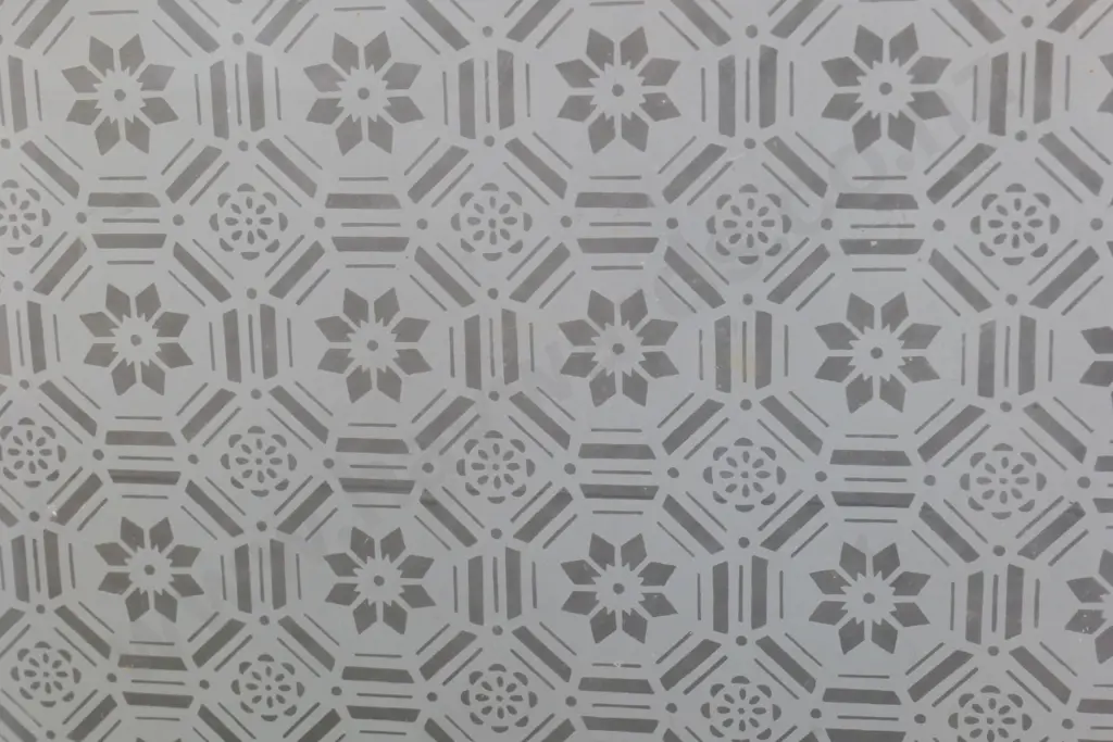2 pieces of patterned glass ex cupboard or cabinet doors - each 340 x 410 Image 1++