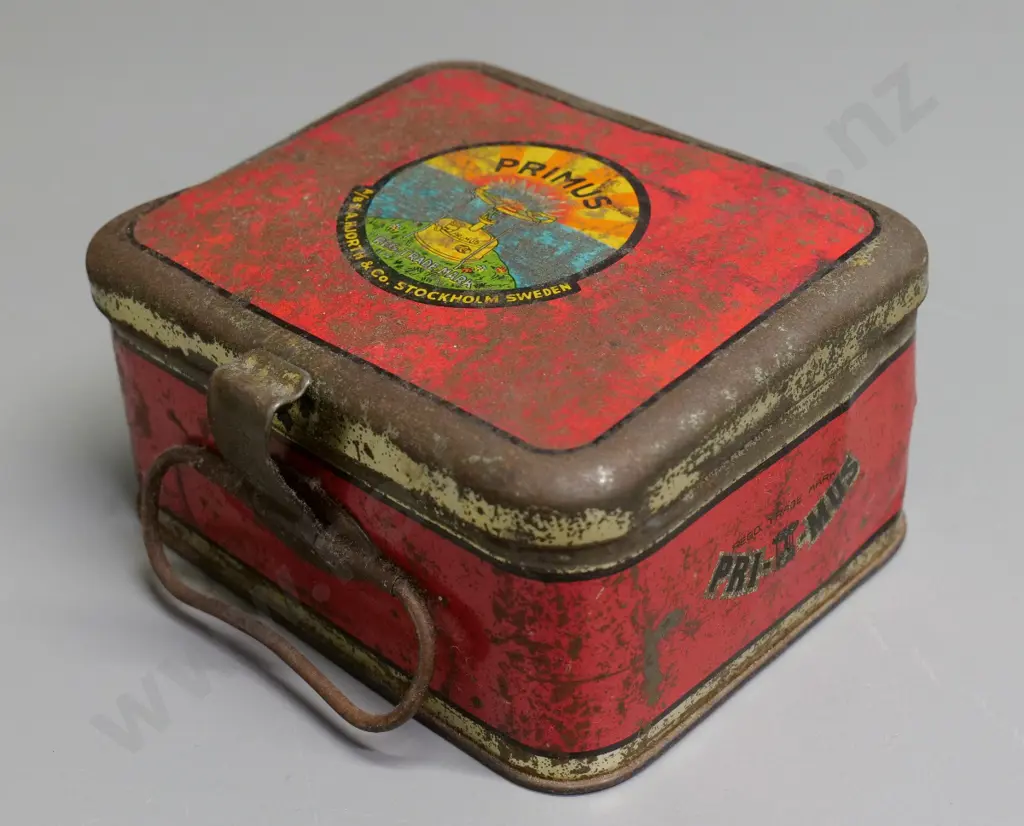 vintage Primus camping stove with brass tank (solder repair) w/accessories, original tin is H-80 W-145 D-120 Image 1++