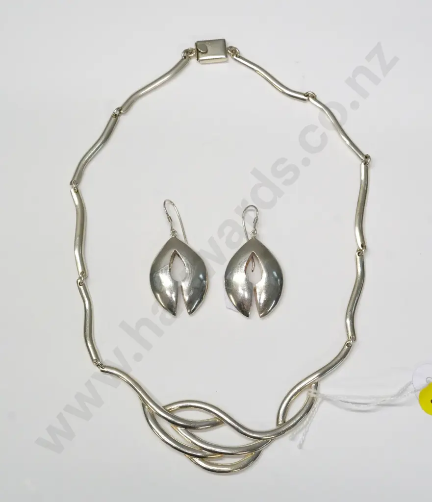 Mexican silver necklace stamped 925 and a pair of earrings with no markings Image 1++