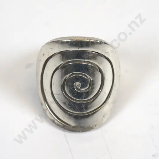 silver ring stamped 925