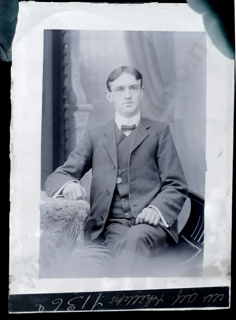 EA Philips studio? 3 boxes glass plate negatives: Winton, picnickers, box labelled Otago Harbour copy photos etc Image 1++