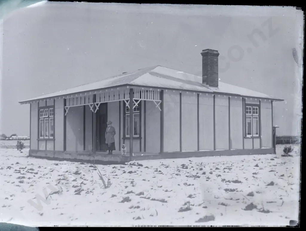EA Philips studio? 3 boxes glass plate negatives: Winton, picnickers, box labelled Otago Harbour copy photos etc Image 1++