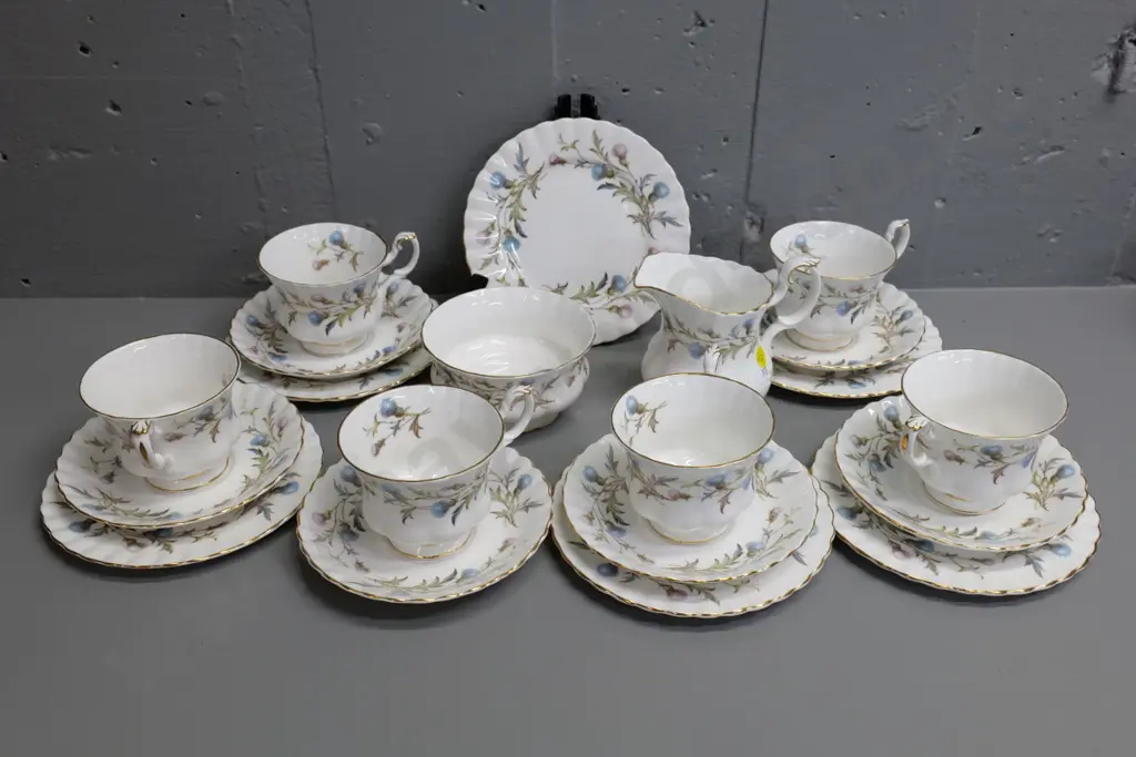 20-piece Royal Albert 'Brigadoon' pattern tea set Image 1++