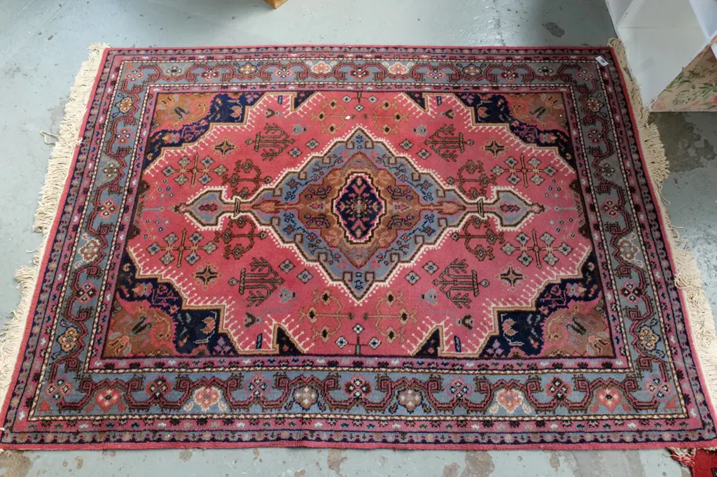 Dutch machine woven wool Persian style floor rug L-1950 W-1420 Image 1++