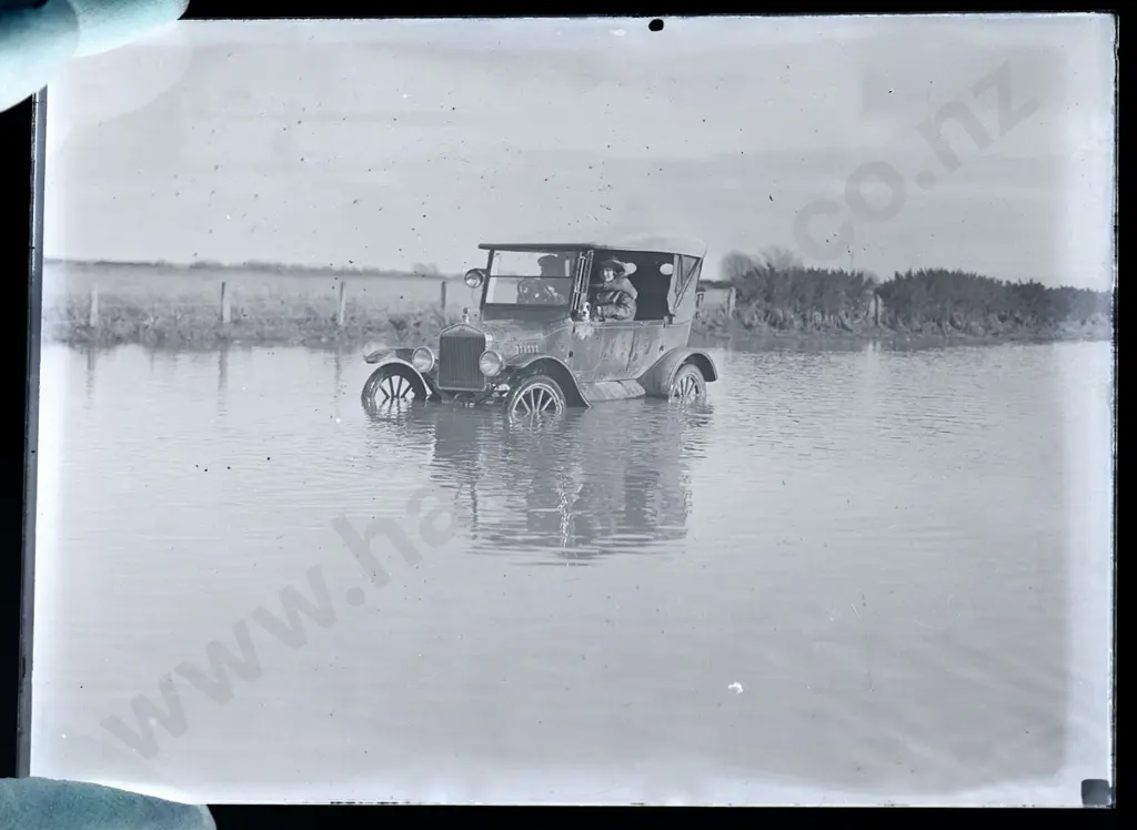 EA Philips studio? 3 boxes glass plate negatives: Maori Beach bush logging, 1923/4 Drummond ploughing match etc. Image 1++