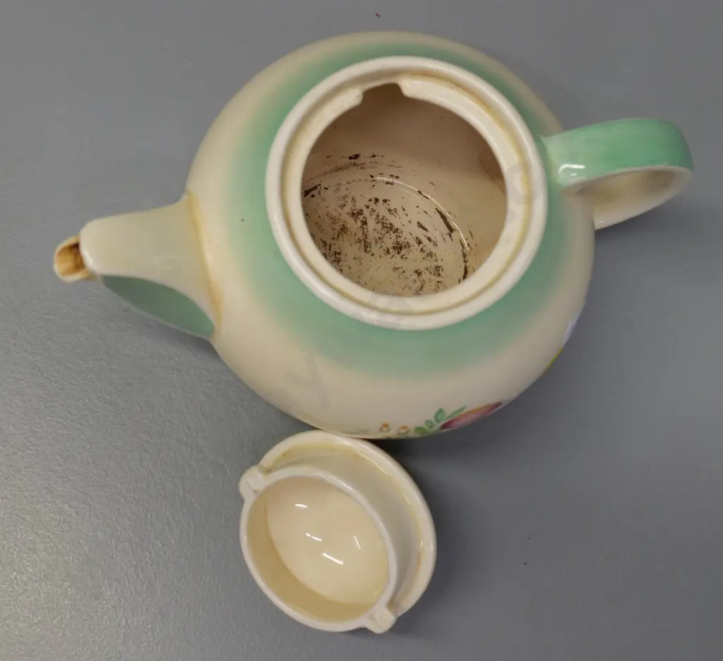 Susie Cooper Springtime kestrel shape teapot Image 1++