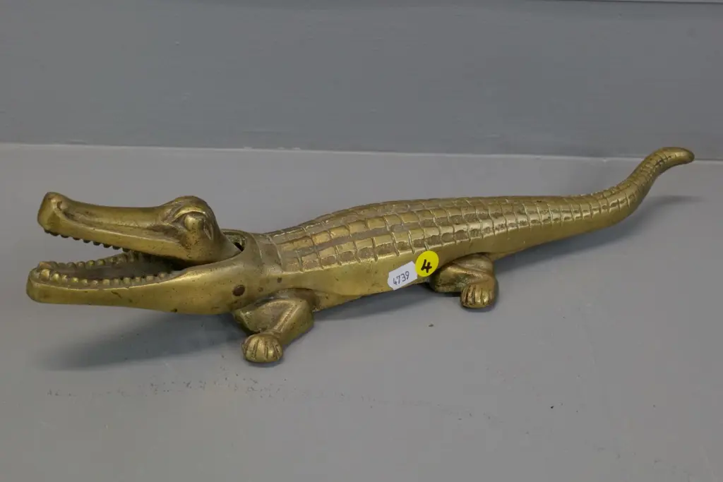 large cast brass crocodile nutcracker L-380 Image 1++