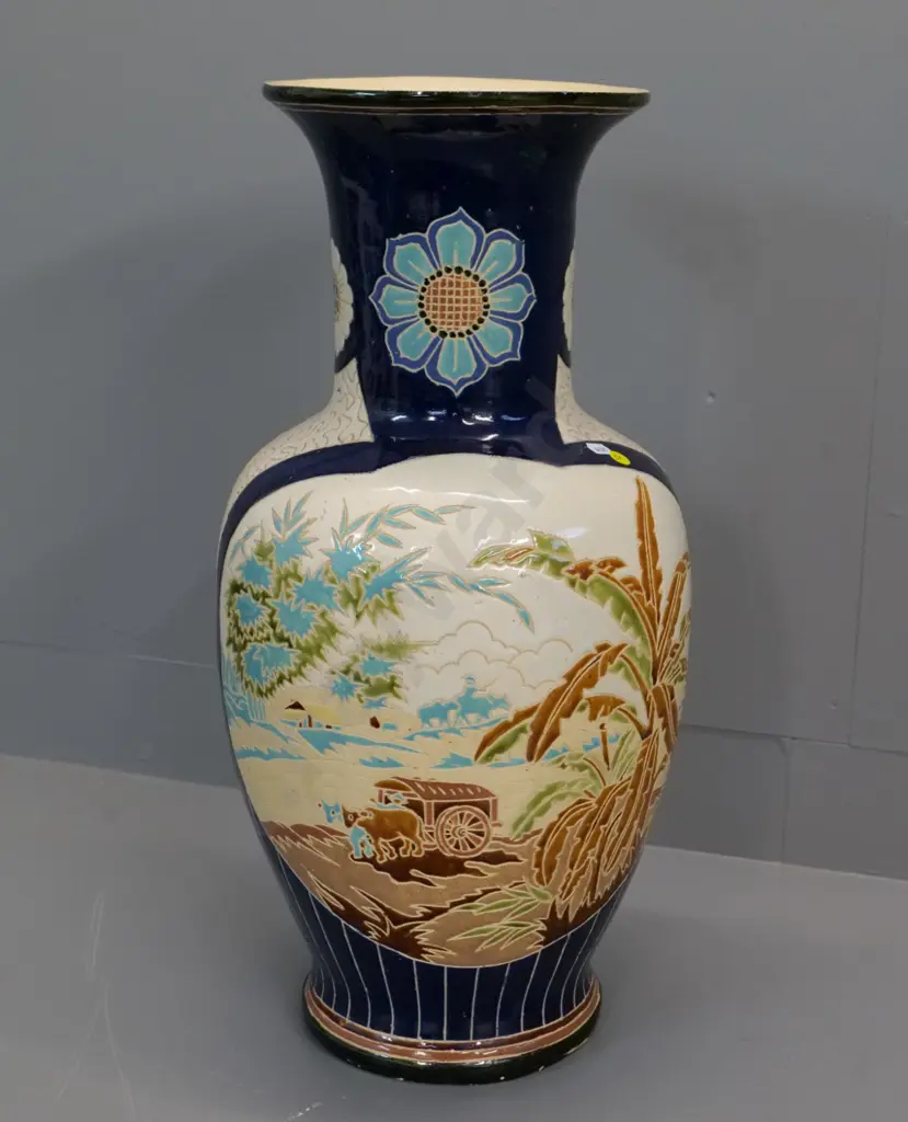 large incised and hand painted asian vase H-610 Diameter 310 at widest Image 1++