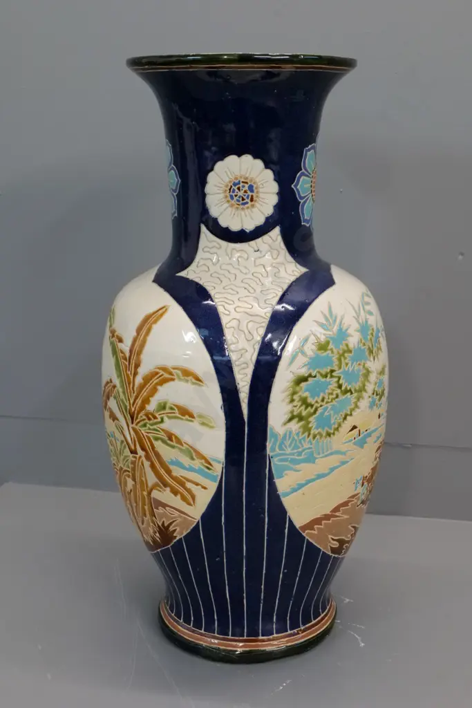 large incised and hand painted asian vase H-610 Diameter 310 at widest Image 1++