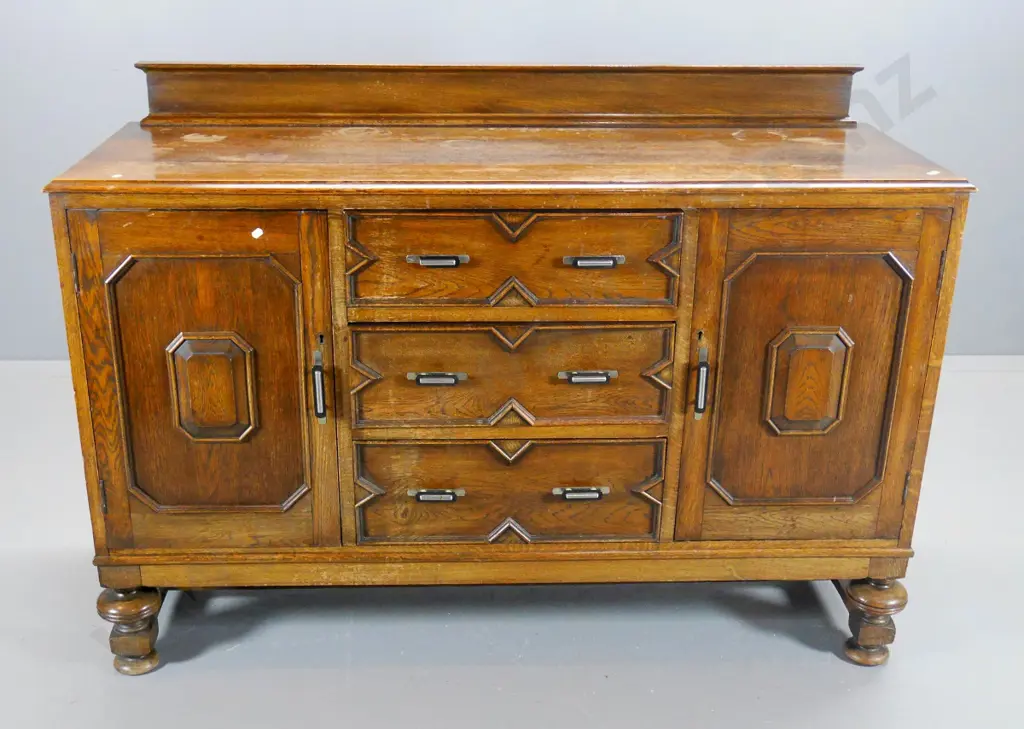 deco style oak sideboard w/upstand back, 3 drawer, 2 door, one handle damaged, water marks to top H1050 W1470 D530 Image 1++