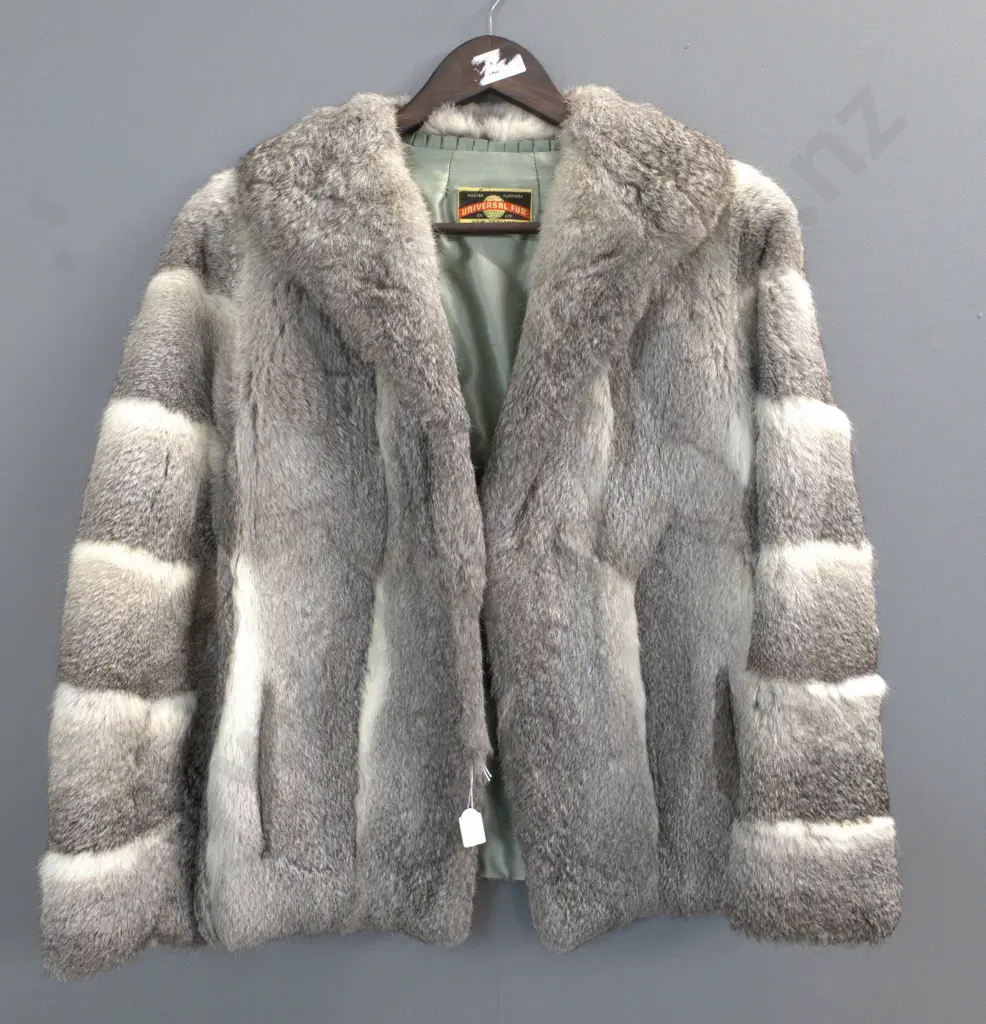 chinchilla fur short jacket - label for Universal Fur New Zealand Image 1++
