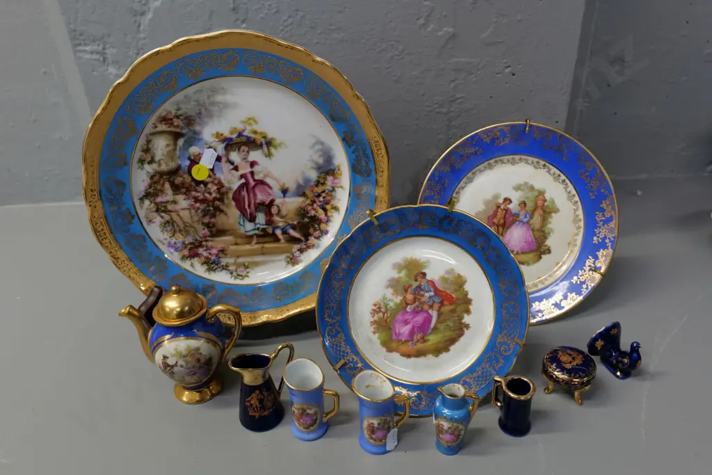 assorted Limoges items - 3 display plates, miniature teapots, jugs etc. - largest plate is D-250 Image 1++