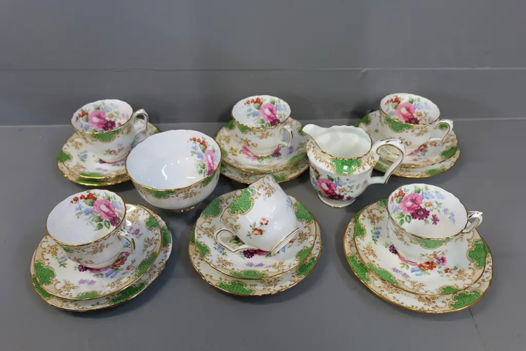 Crown Staffordshire floral 20-piece tea set Image 1++