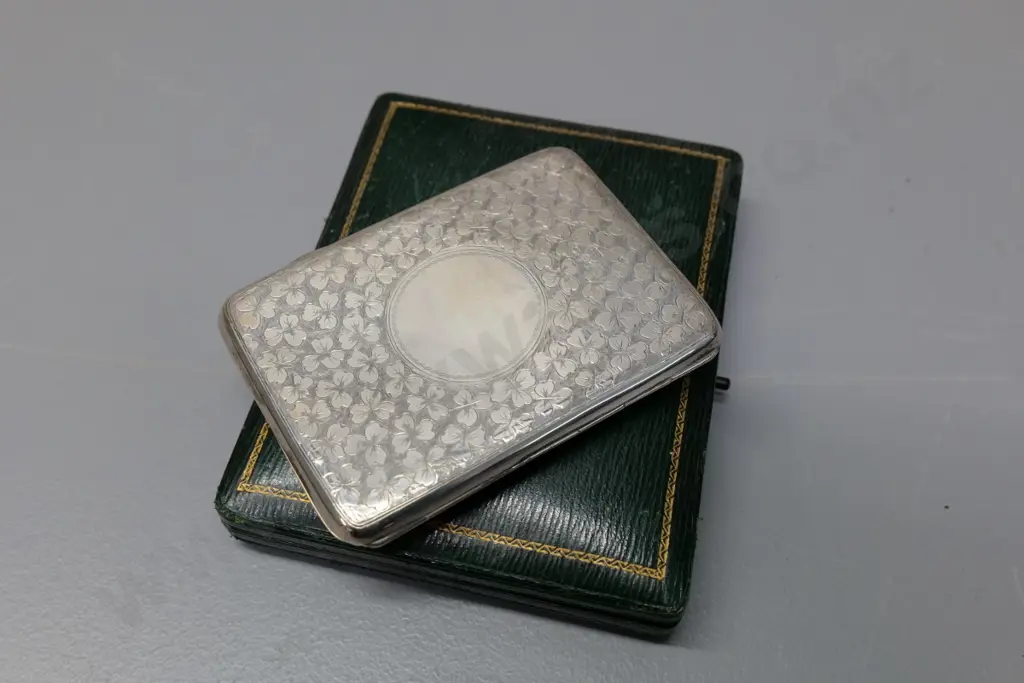 cased sterling silver cigarette case L-110 W-75 Image 1++
