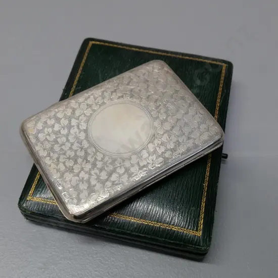 cased sterling silver cigarette case L-110 W-75