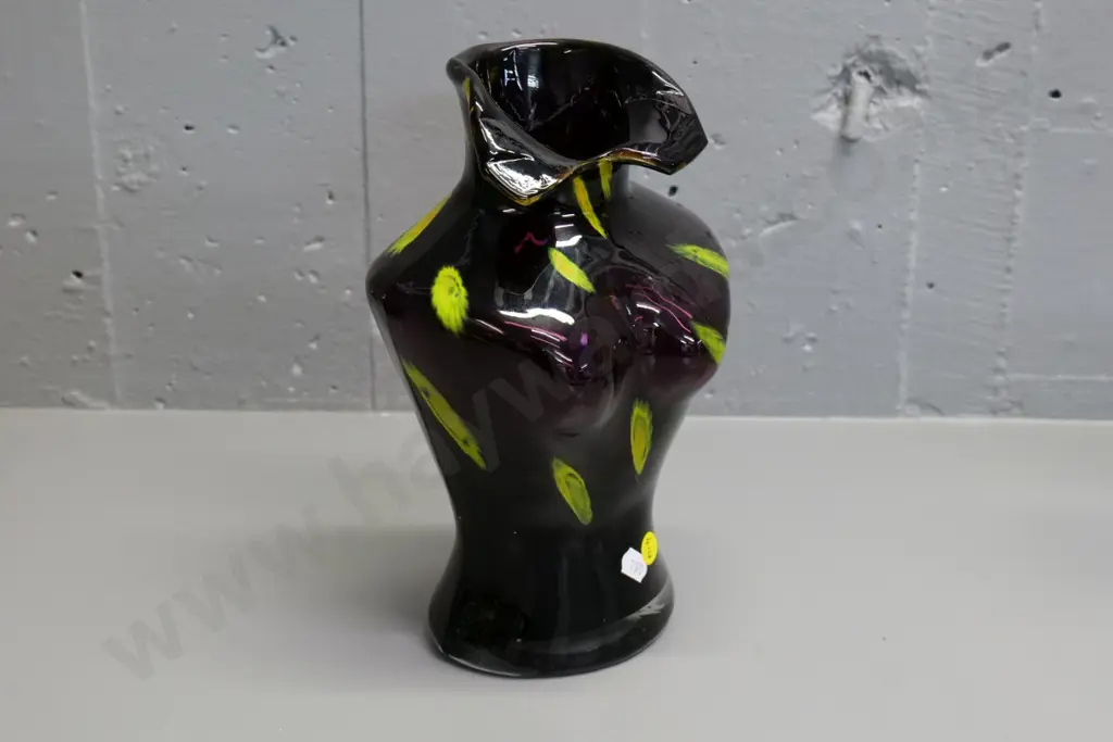 art glass bust shaped vase - dark purple with lime green H-250 W-160 Image 1++