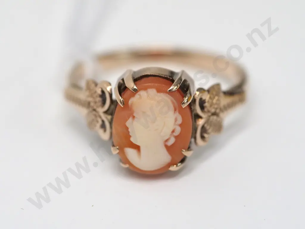 9ct cameo ring stamped Image 1++