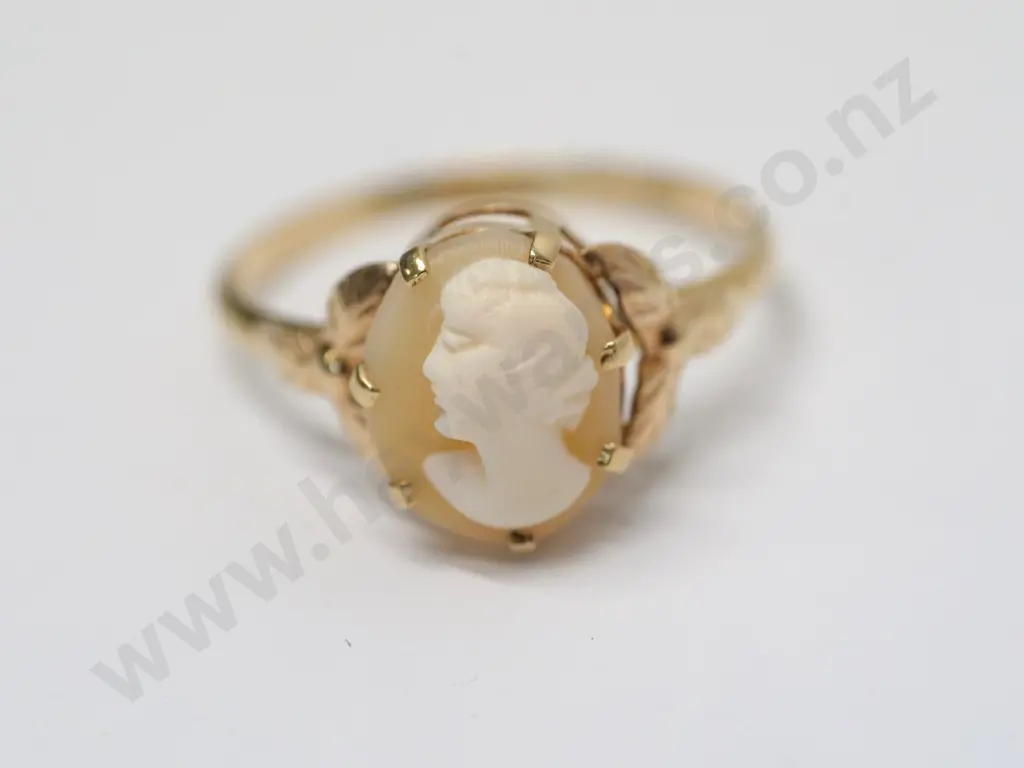 cameo ring stamped 10ct Image 1++