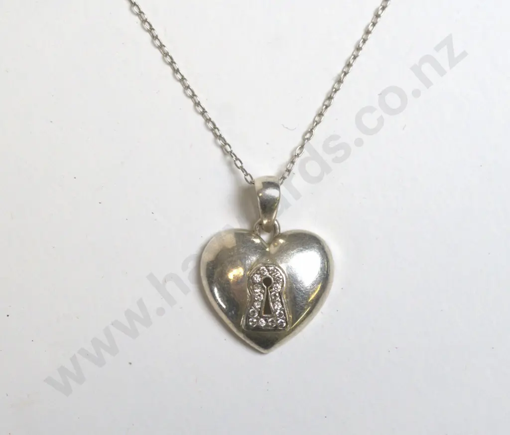 silver heart necklace chain stamped 925 Image 1++