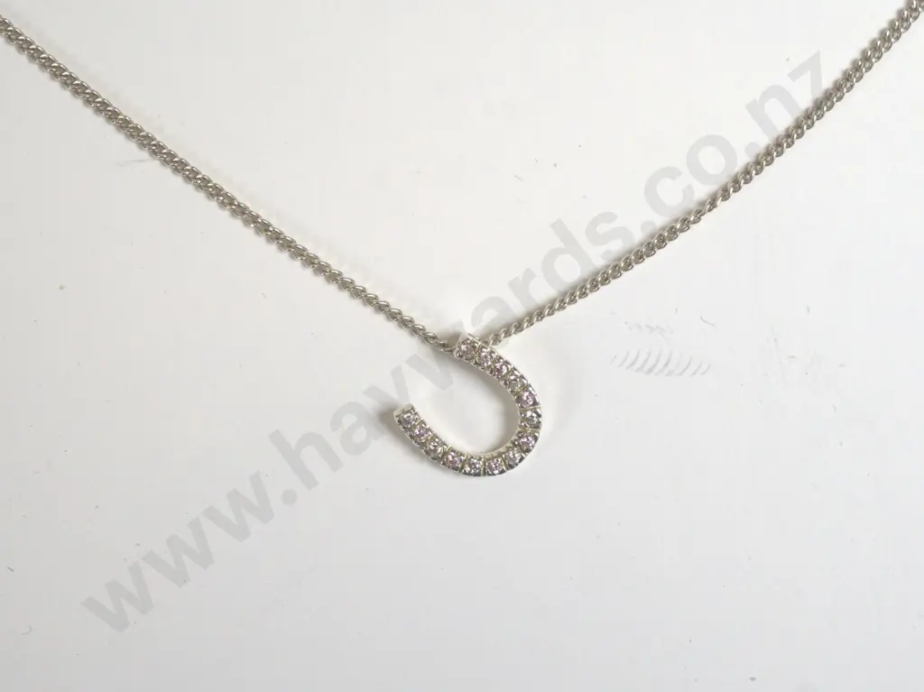 silver horseshoe necklace stamped 925 Image 1++