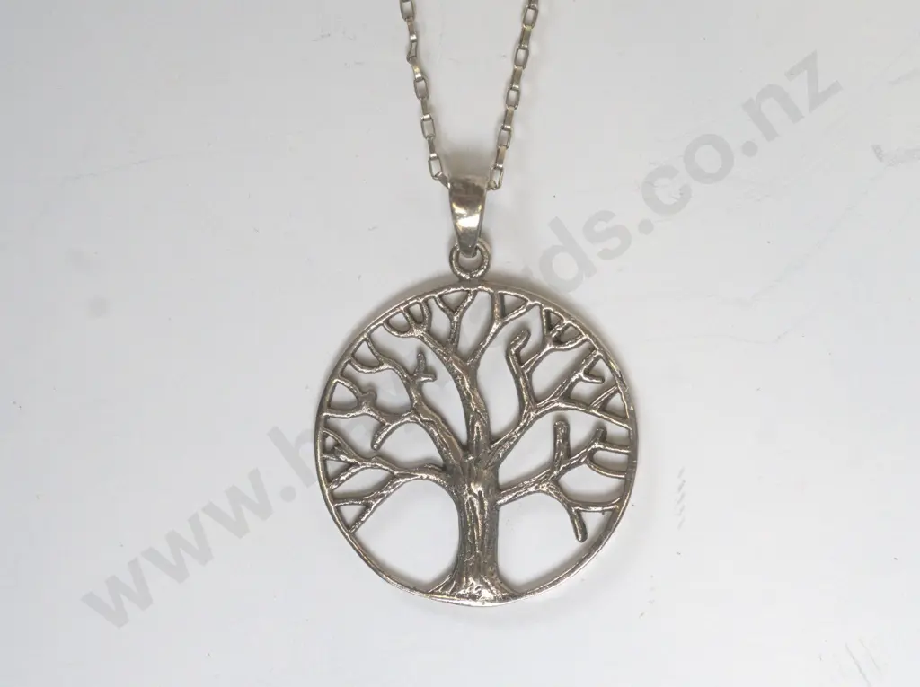 silver necklace stamped 925 Image 1++