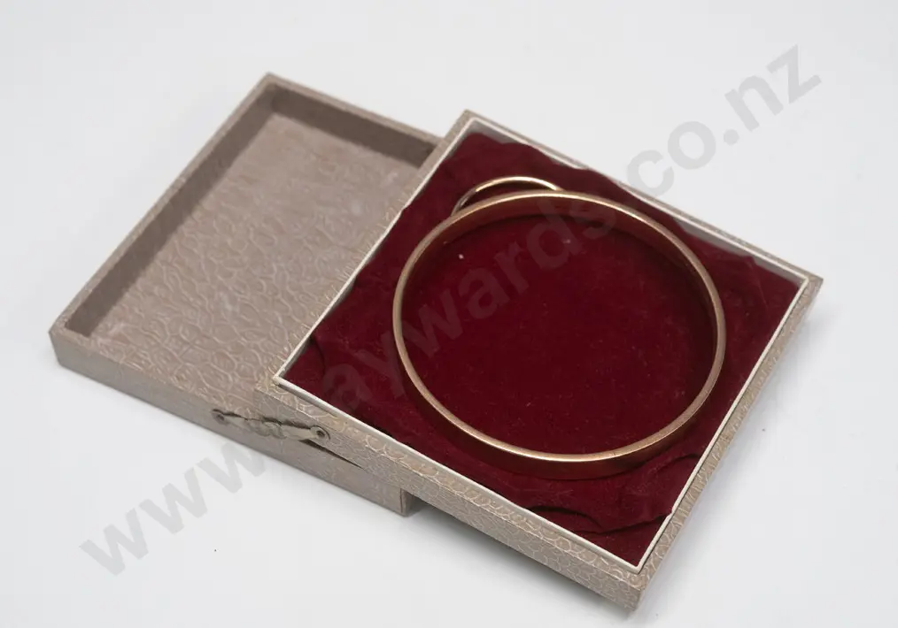 9ct silver lined bangle Image 1++