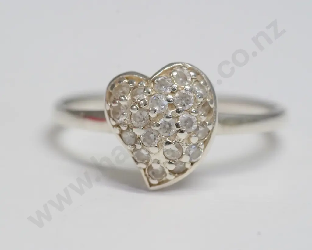 silver cz heart shaped dress ring stamped 925 Image 1++