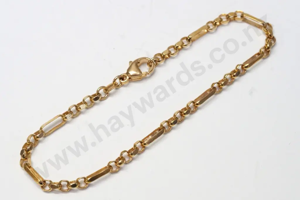 9ct gold bracelet stamped 375 Image 1++