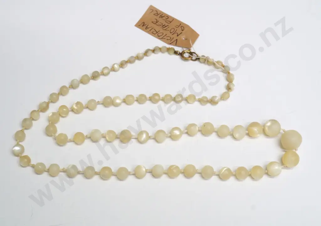 mother of pearl necklace Image 1++