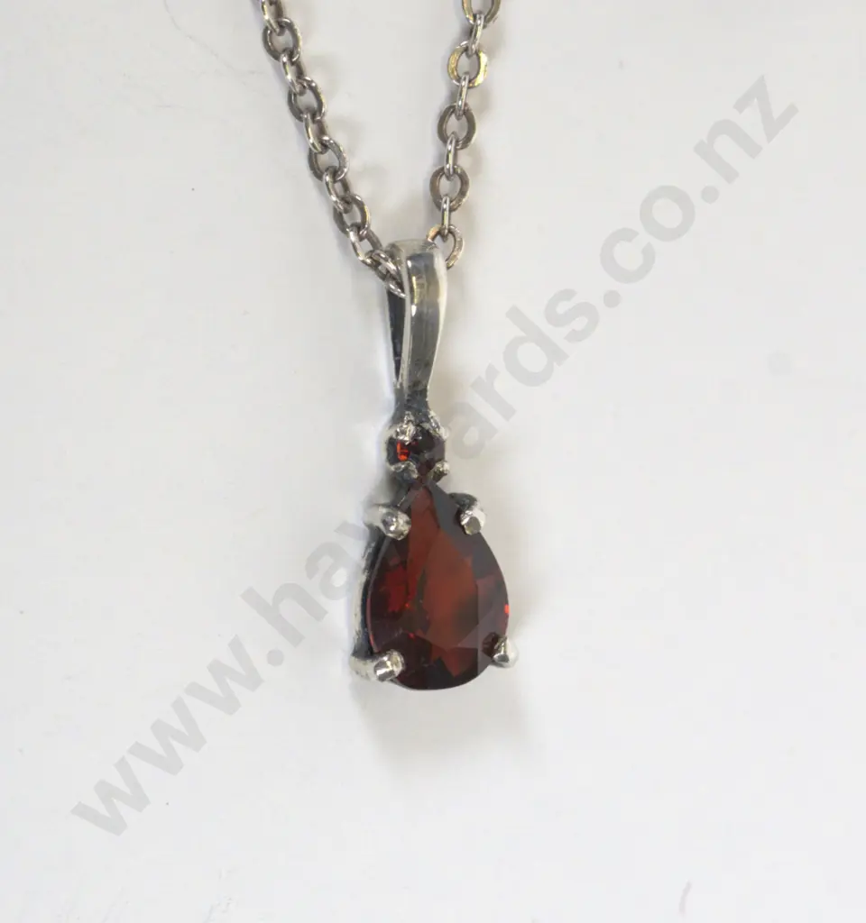 silver garnet necklace chain stamped 925 Image 1++