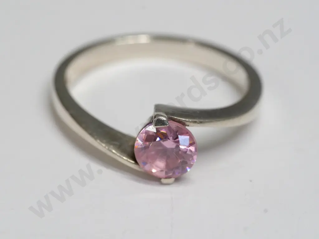silver pink stone ring stamped 925 Image 1++