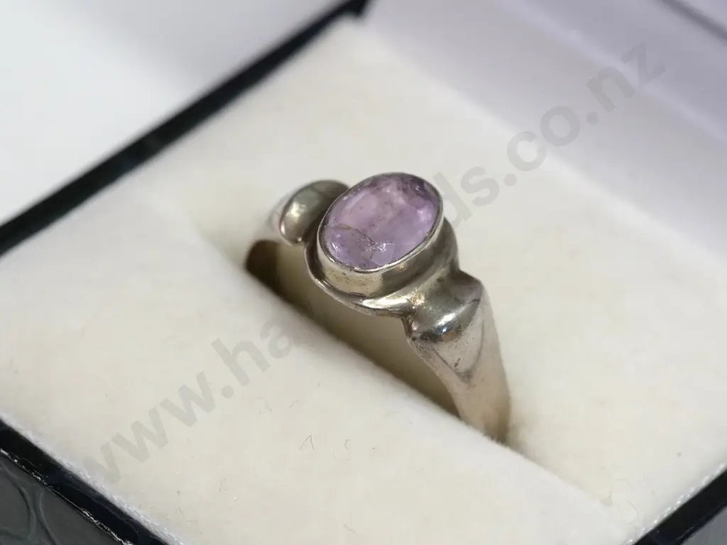 silver amethyst ring stamped 925 Image 1++