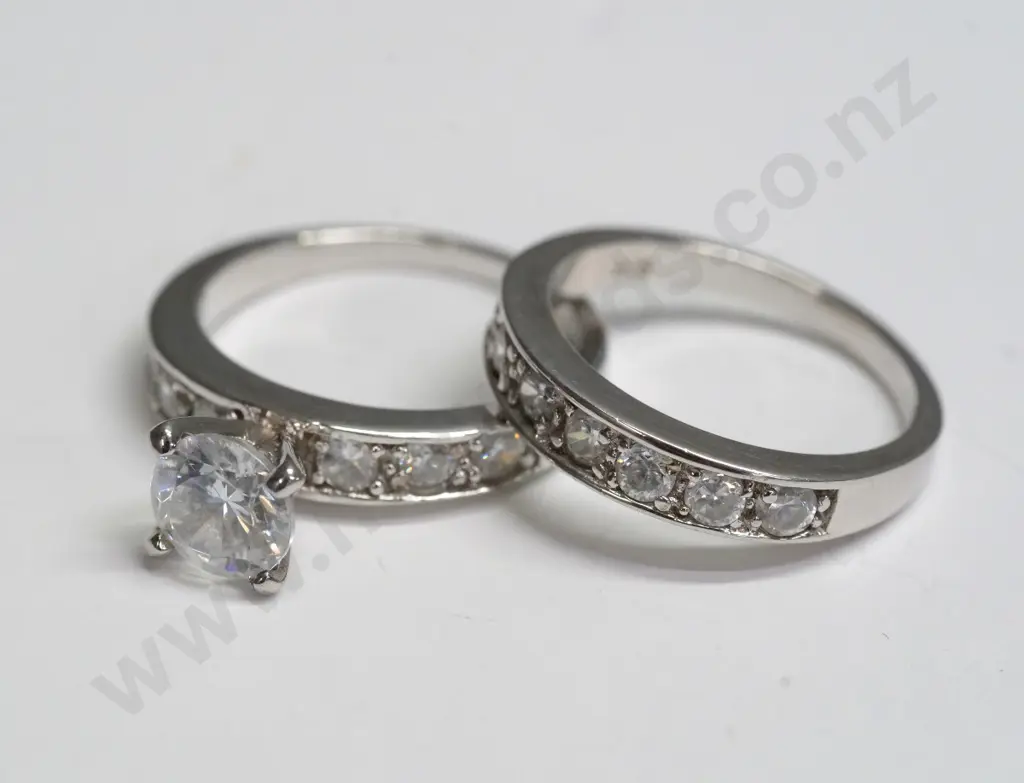 set of 2  silver rings stamped 925 Image 1++