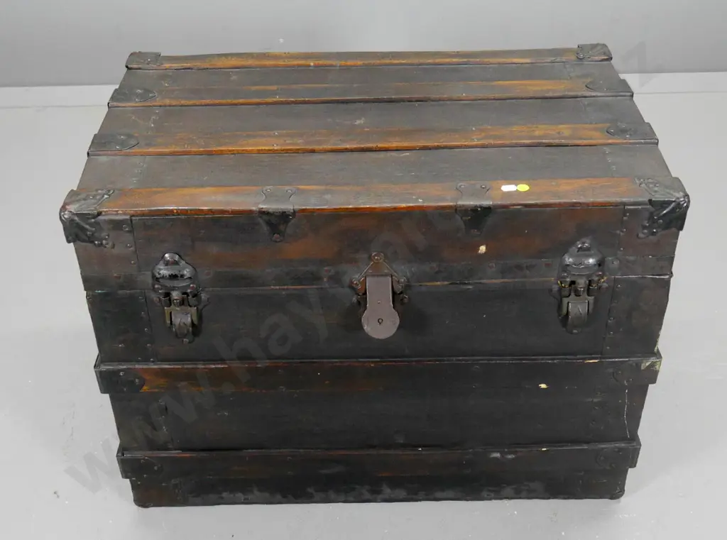 vintage canvas and wooden slat travel trunk, metal caps and handles, no tray H520 W710 D460 Image 1++