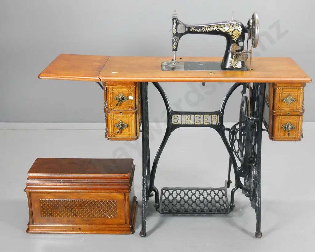 vintage Singer sewing machine with 4 drawers in stand, lift off timber cover, treadle working H1050 W1110 D410 Image 1++