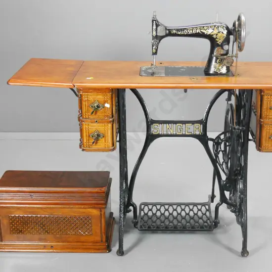 vintage Singer sewing machine with 4 drawers in stand, lift off timber cover, treadle working H1050 W1110 D410