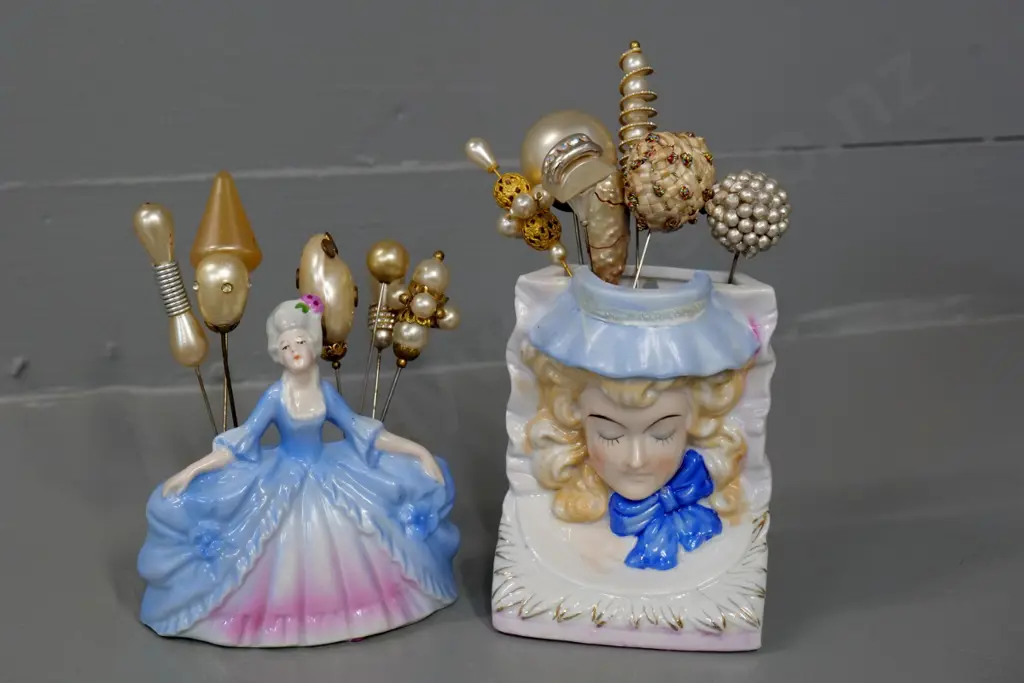 2 novelty hat pin holders with 14 assorted hat pins Image 1++