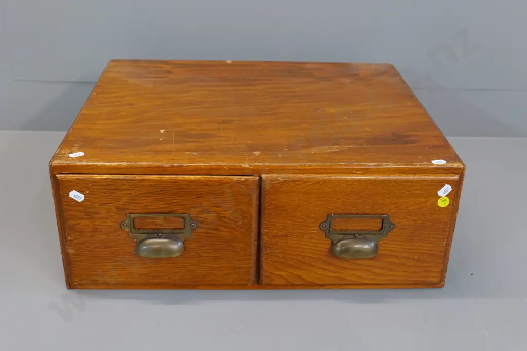 oak 2-drawer library card catalogue cabinet with brass handles, rubbing to finish H-180 W-500 D-420 Image 1++