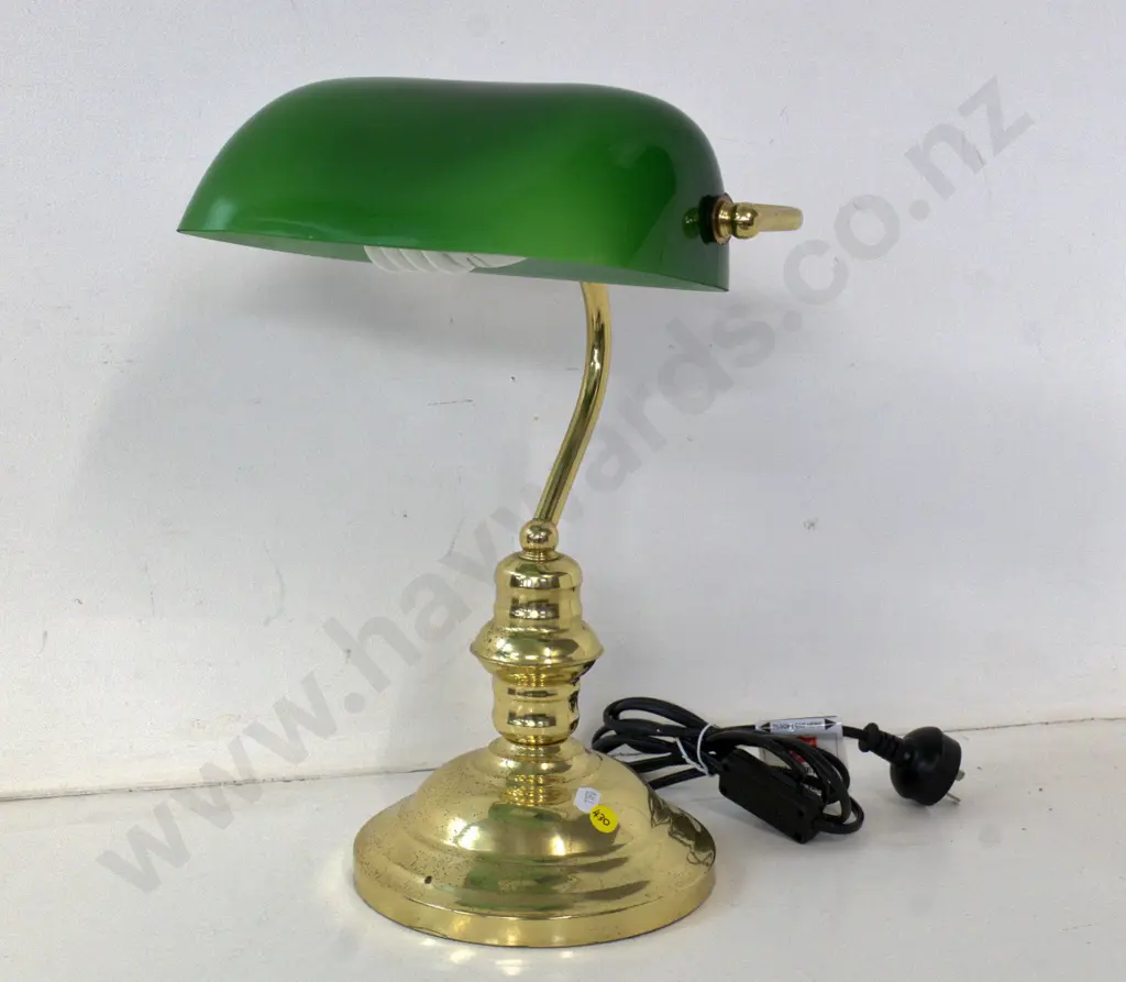 brass banker's lamp with green shade - some pitting to brass H-400 W-260 Image 1++